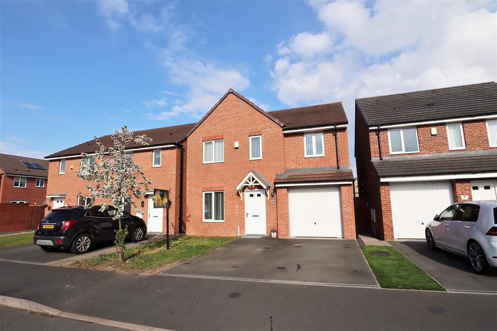 4 Bedroom Property For Sale in Willenhall £280,000